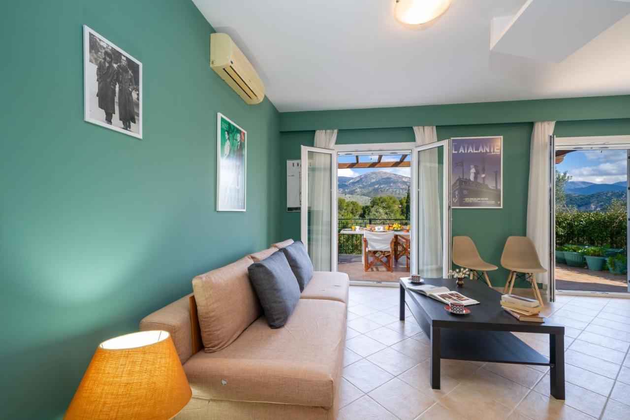 فيلا Cinema Themed House In Argostoli المظهر الخارجي الصورة